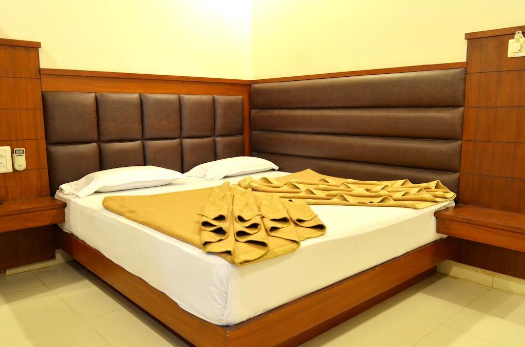 Hotel Toronto New Delhi Room photo